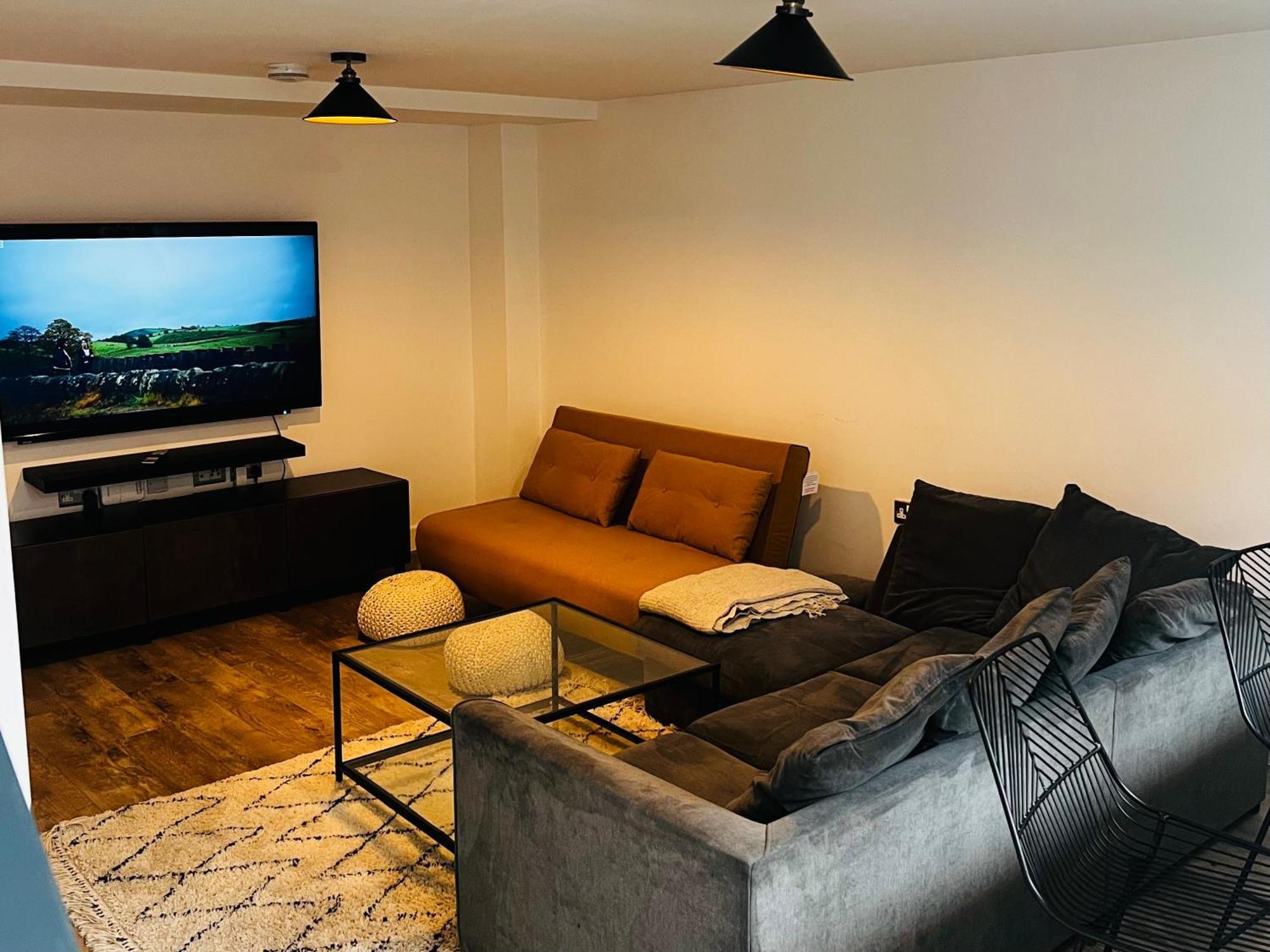 ברמינגהאם Luxurious 1-Bedroom With Parking מראה חיצוני תמונה